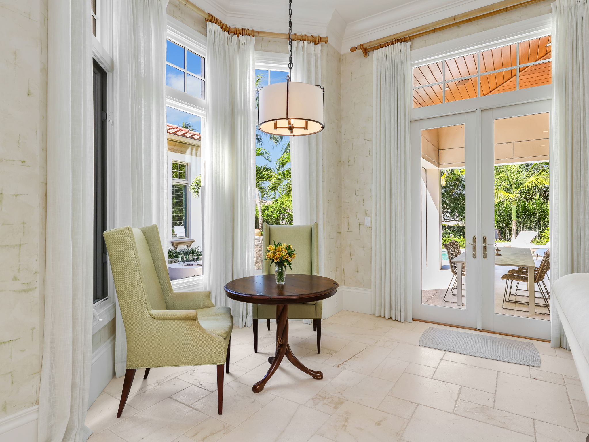 Sitting area with French doors to the lanai